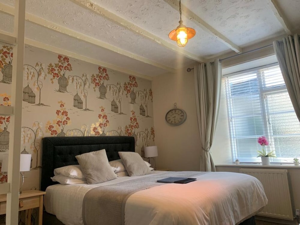Molesworth Arms Hotel 18/50