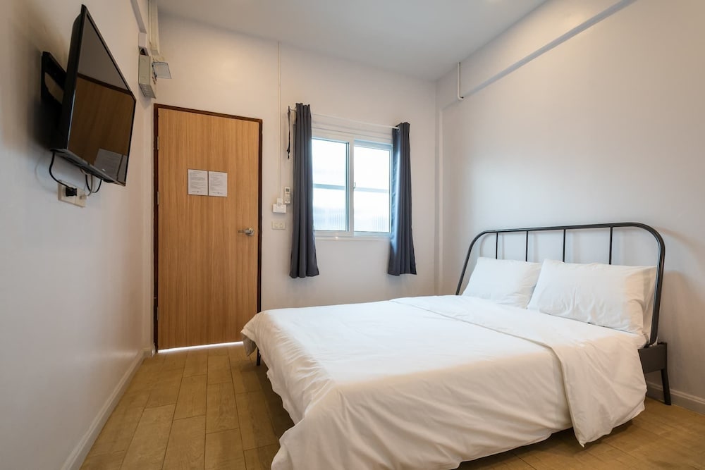 Morn-Ing Hostel 16/48