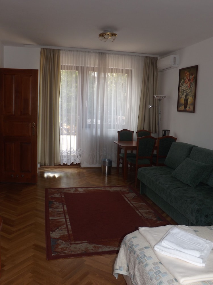 Helios Hotel Pension 44/73