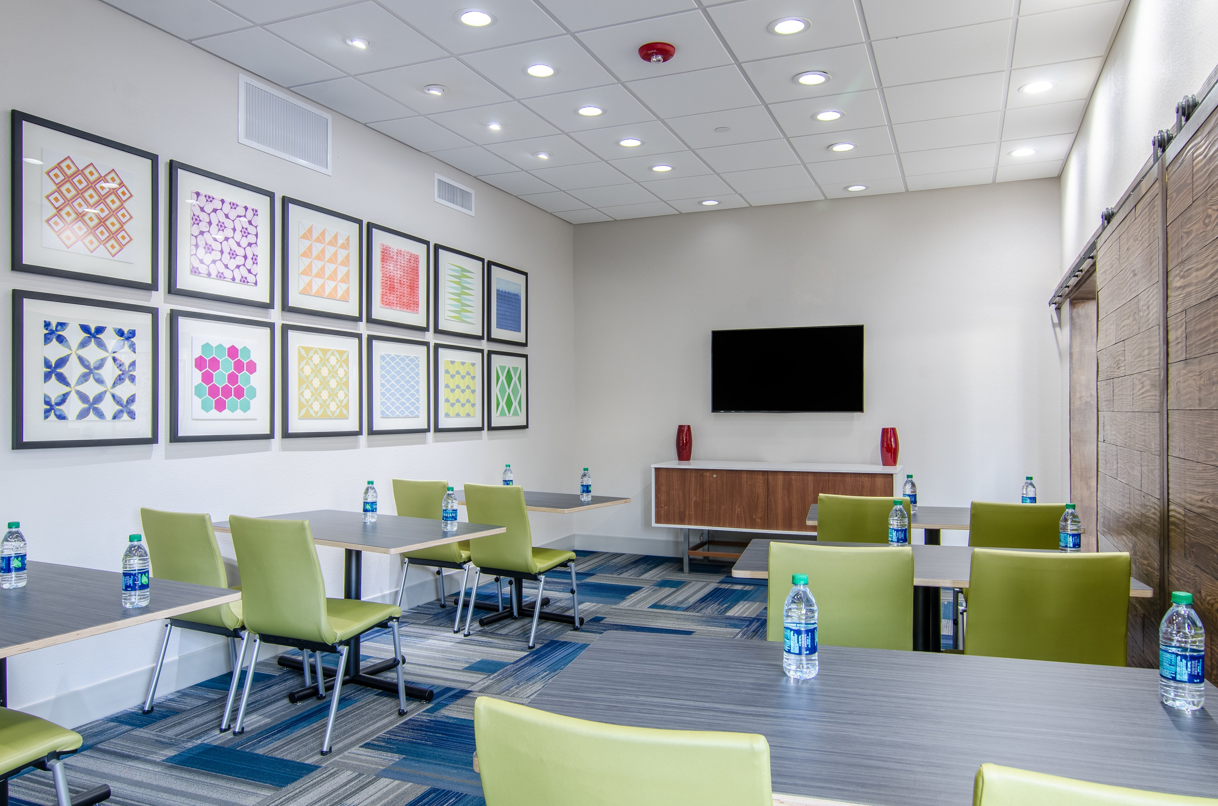 Holiday Inn Express And Suites Atchison 28/30