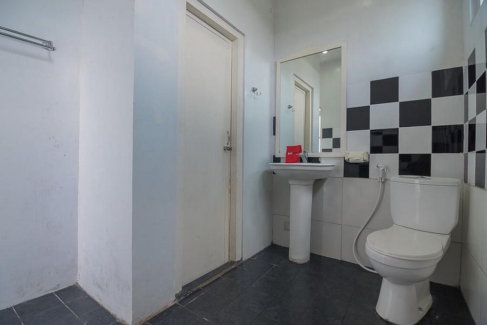 RedDoorz near UPI Setiabudi 2 18/19