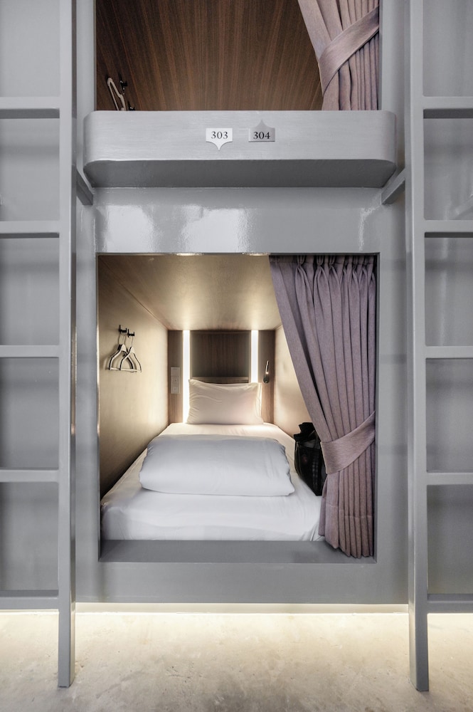 Capsule, Single, Bunk Bed