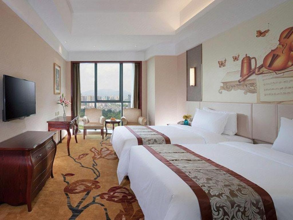 Vienna International Hotel (Huiyang Municipal Square) 24/43