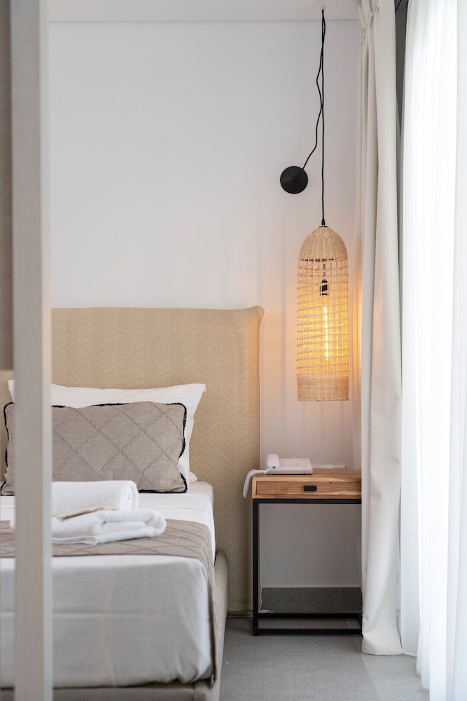 Mirablue Deluxe Residences 13/50