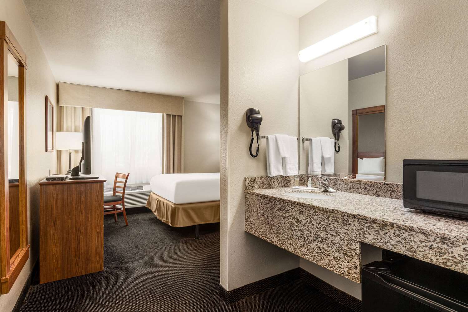Travelodge by Wyndham Dexter 38/38