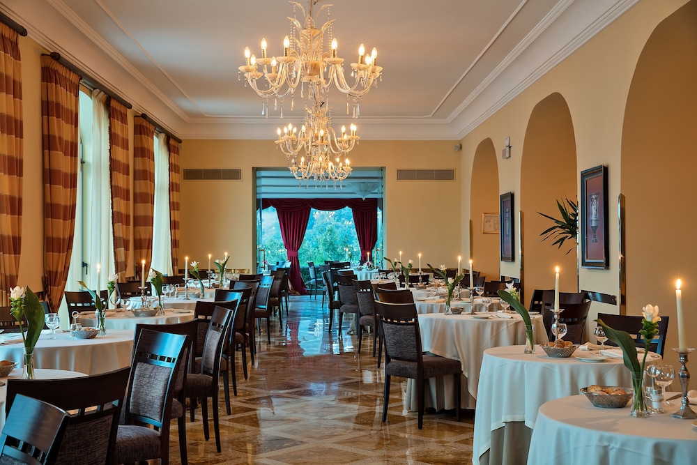 Grand Hotel Due Golfi 37/45