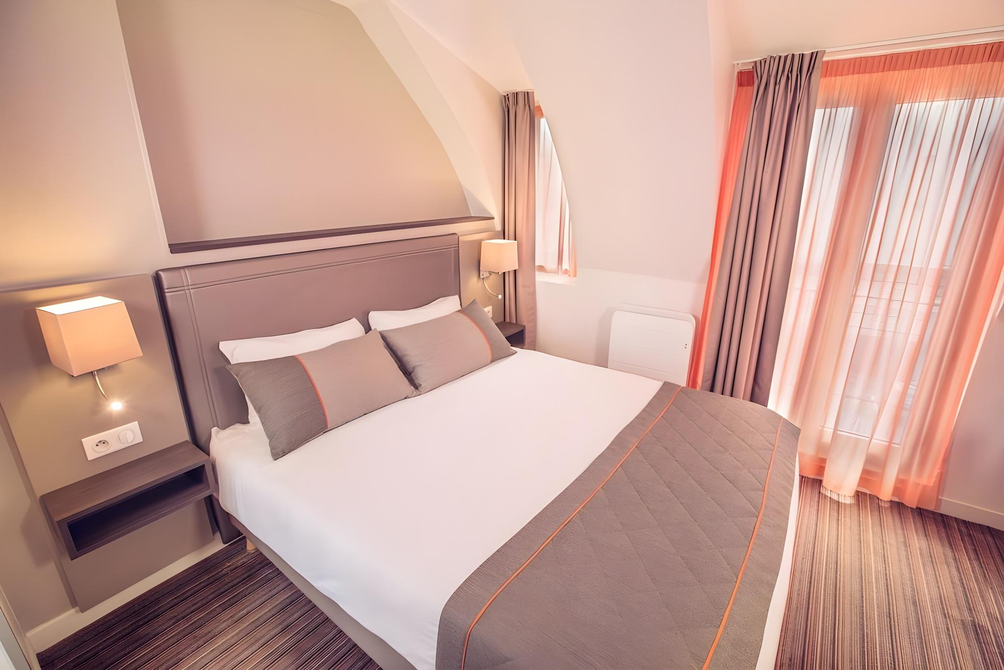 Junior Suite, Eiffel View