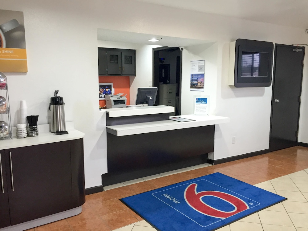 Lobby at Motel6 Kingsland, GA - Kings Bay Naval Interstate 95, KINGSLAND - GA