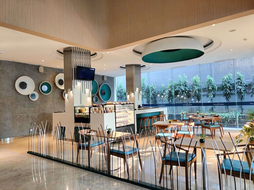The Southern Hotel Surabaya 30/50