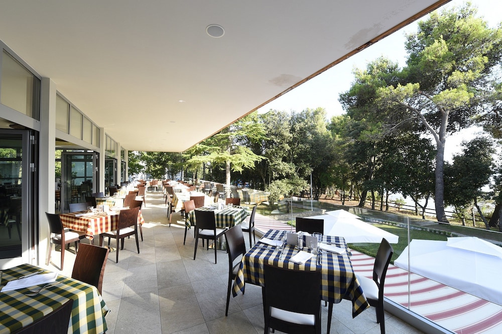 Crvena Luka Family Hotel 47/78