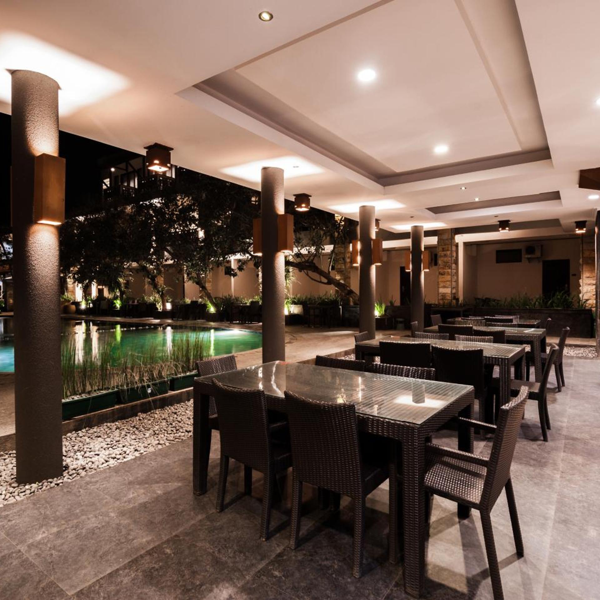 Surya Kencana Seaside Hotel 30/50