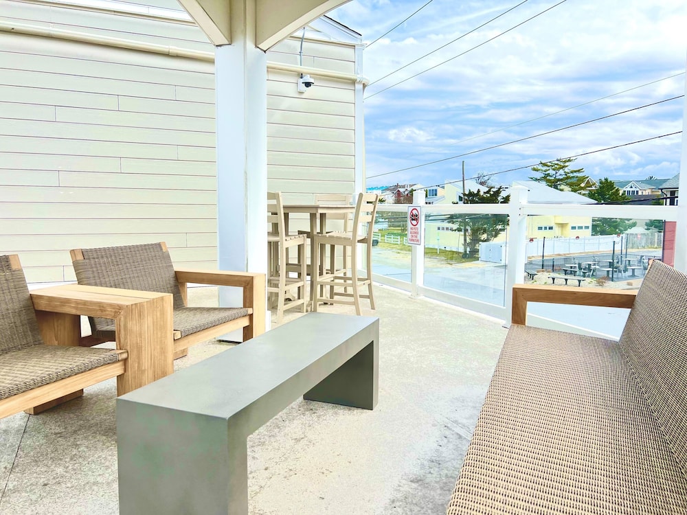 Atlantic Oceanside Dewey Beach Resort 30/50