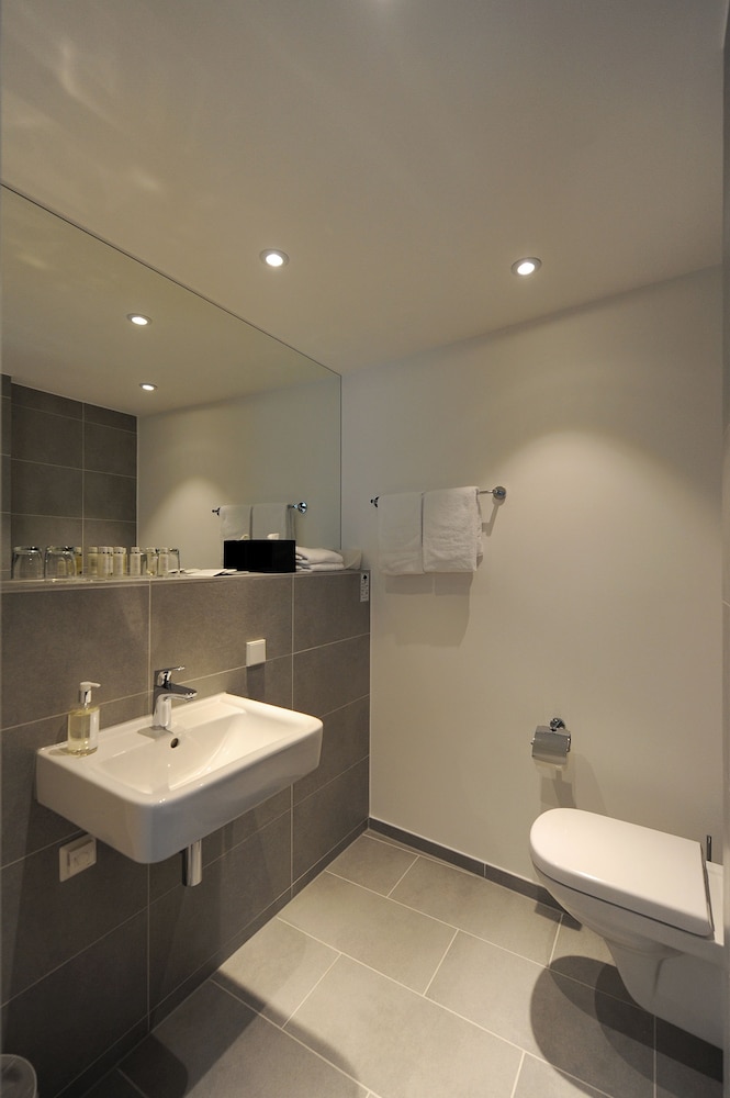 Bayer 89 Vi Vadi Hotel 50/51
