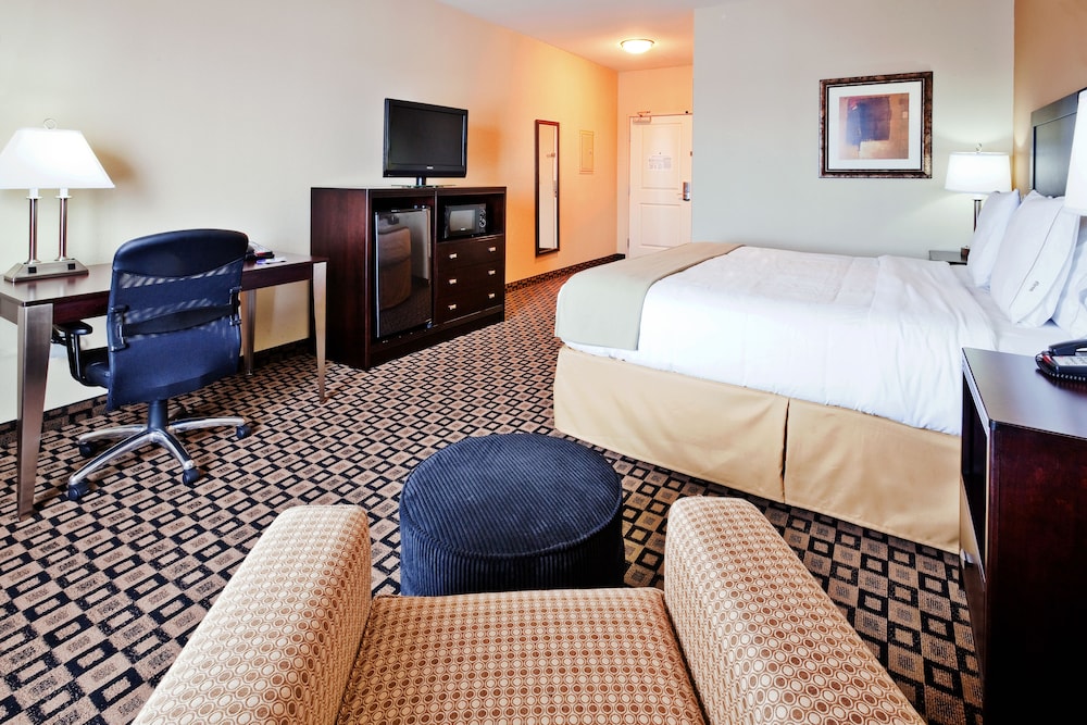 Holiday Inn Express Hotel Suites Clovis 27/49