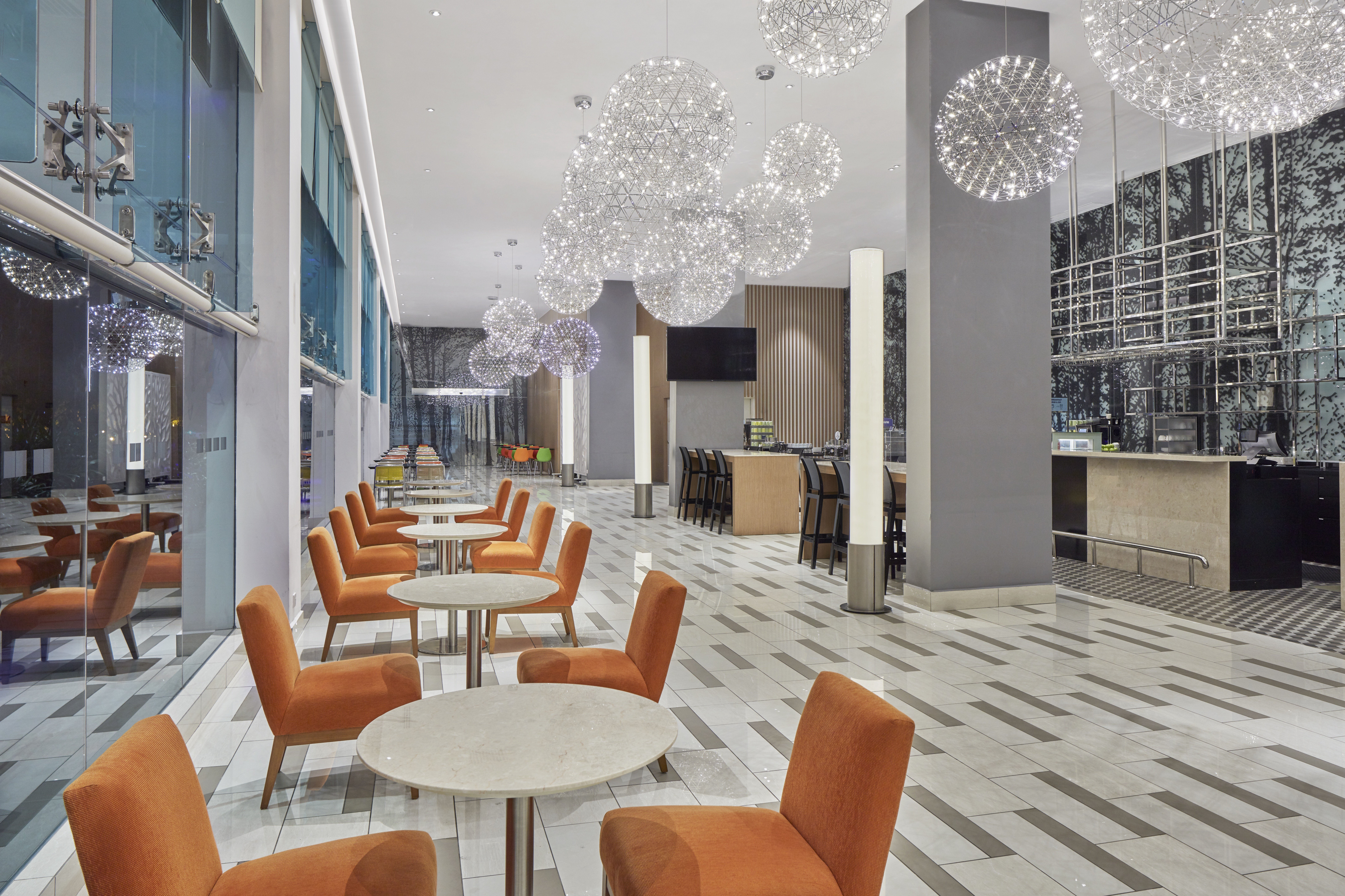HOLIDAY INN EXPRESS KOTA KINABALU CITY CENTRE 39/55