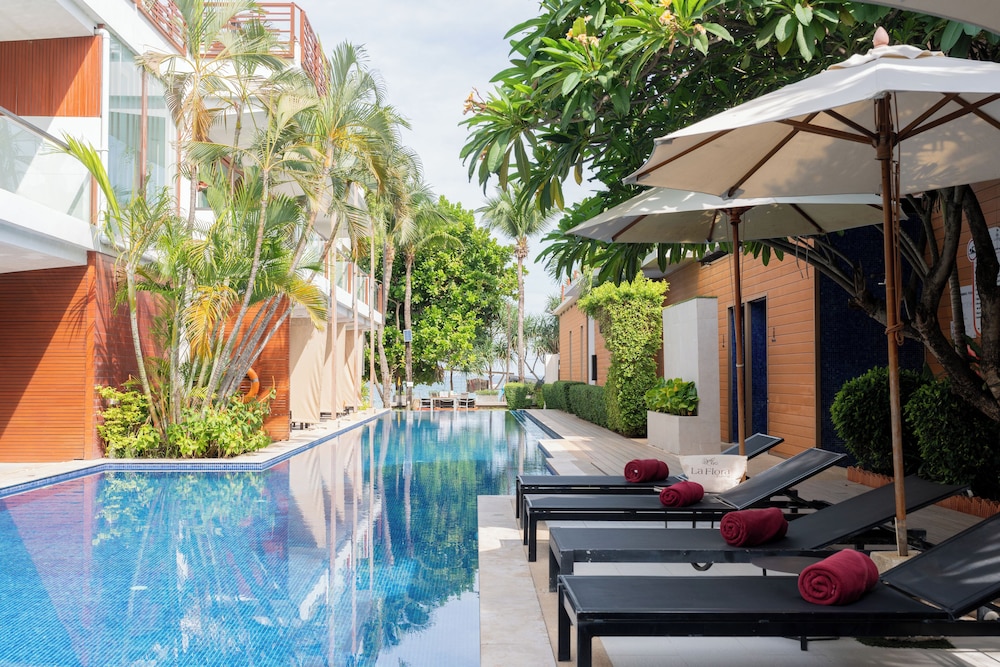 La Flora Resort Patong 61/70
