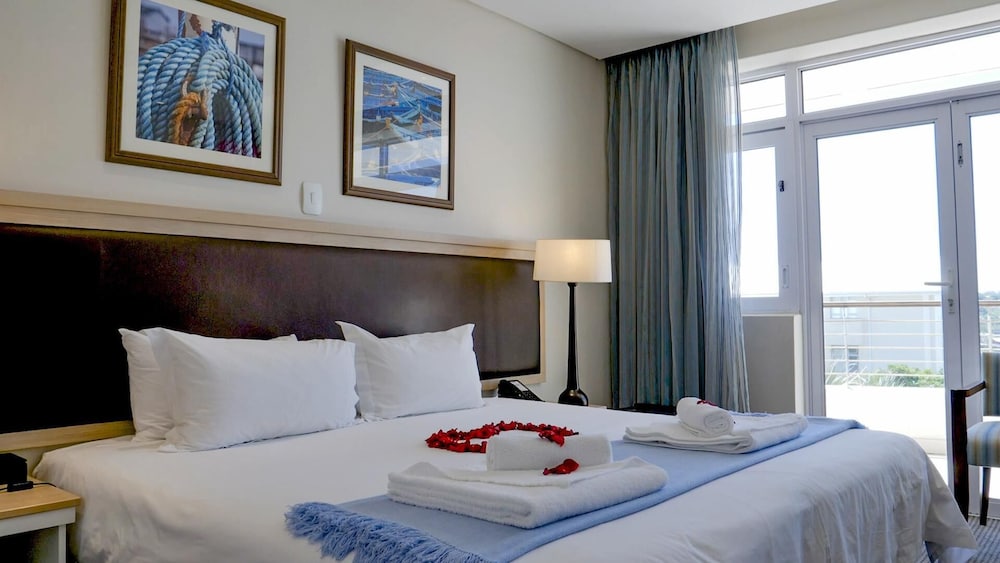 BLUE MARLIN HOTEL 26/84