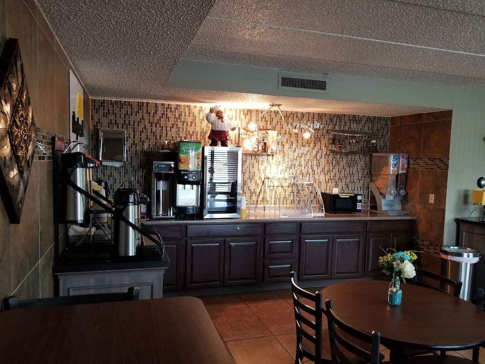 Days Inn by Wyndham Fort Collins 59/75