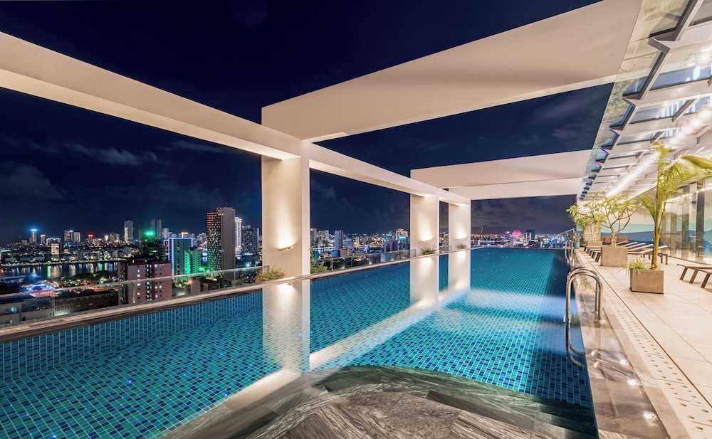 Centre Point Danang Hotel & Residence 22/47