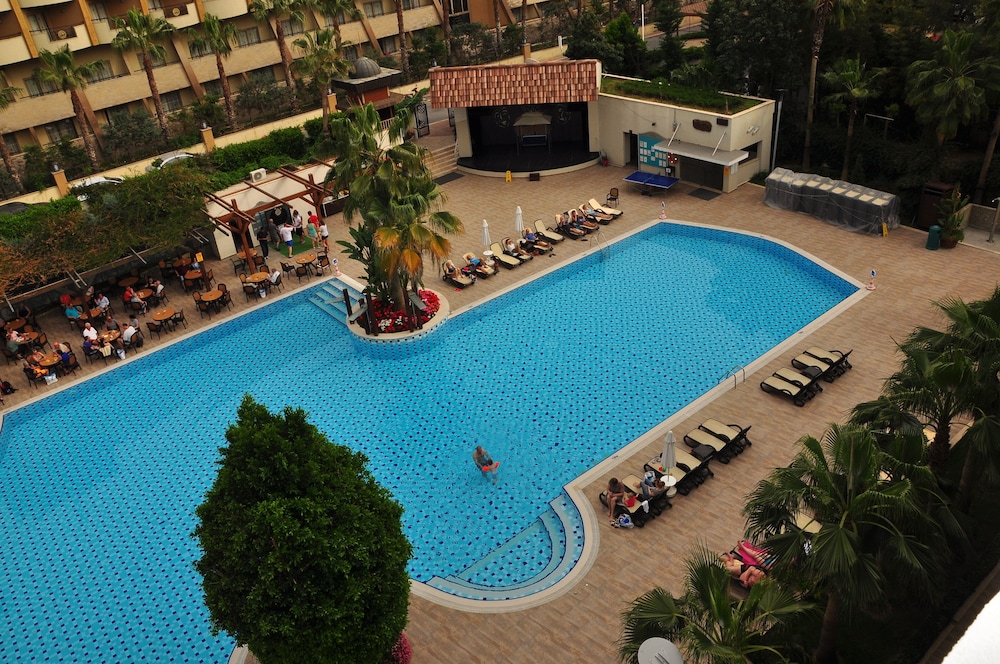 Port Side Resort Hotel 14/18