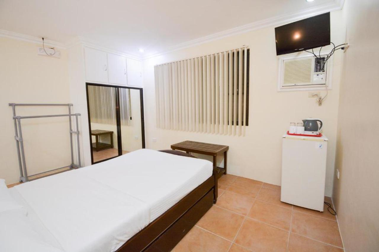 El Centro Beach Resort Boracay 3/10