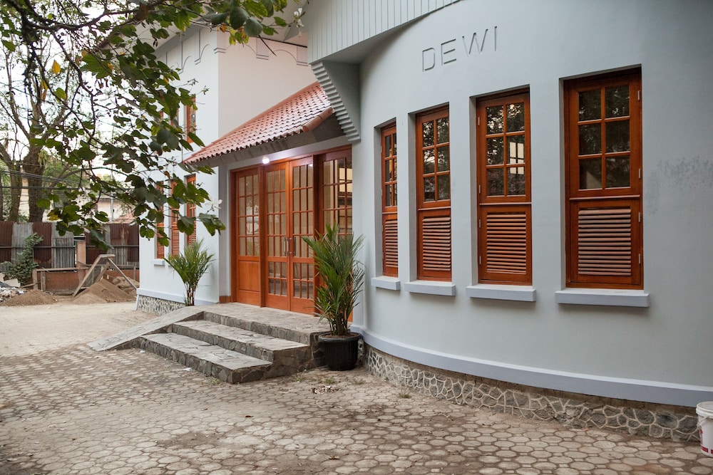 Reddoorz Plus Near Pasundan University 2/25