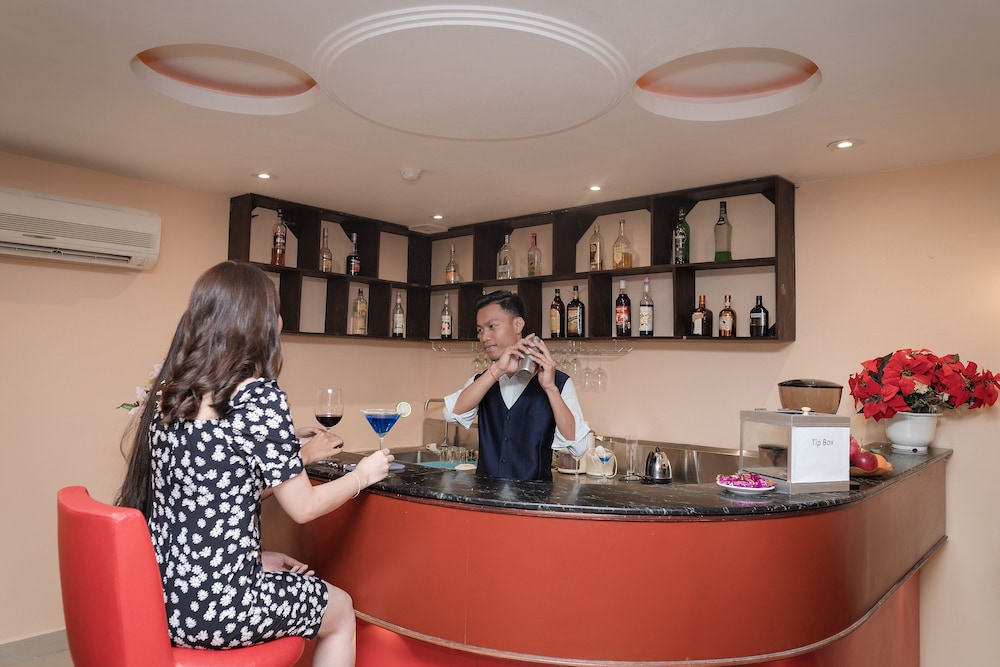 Silver Mounts Hotel 7/69