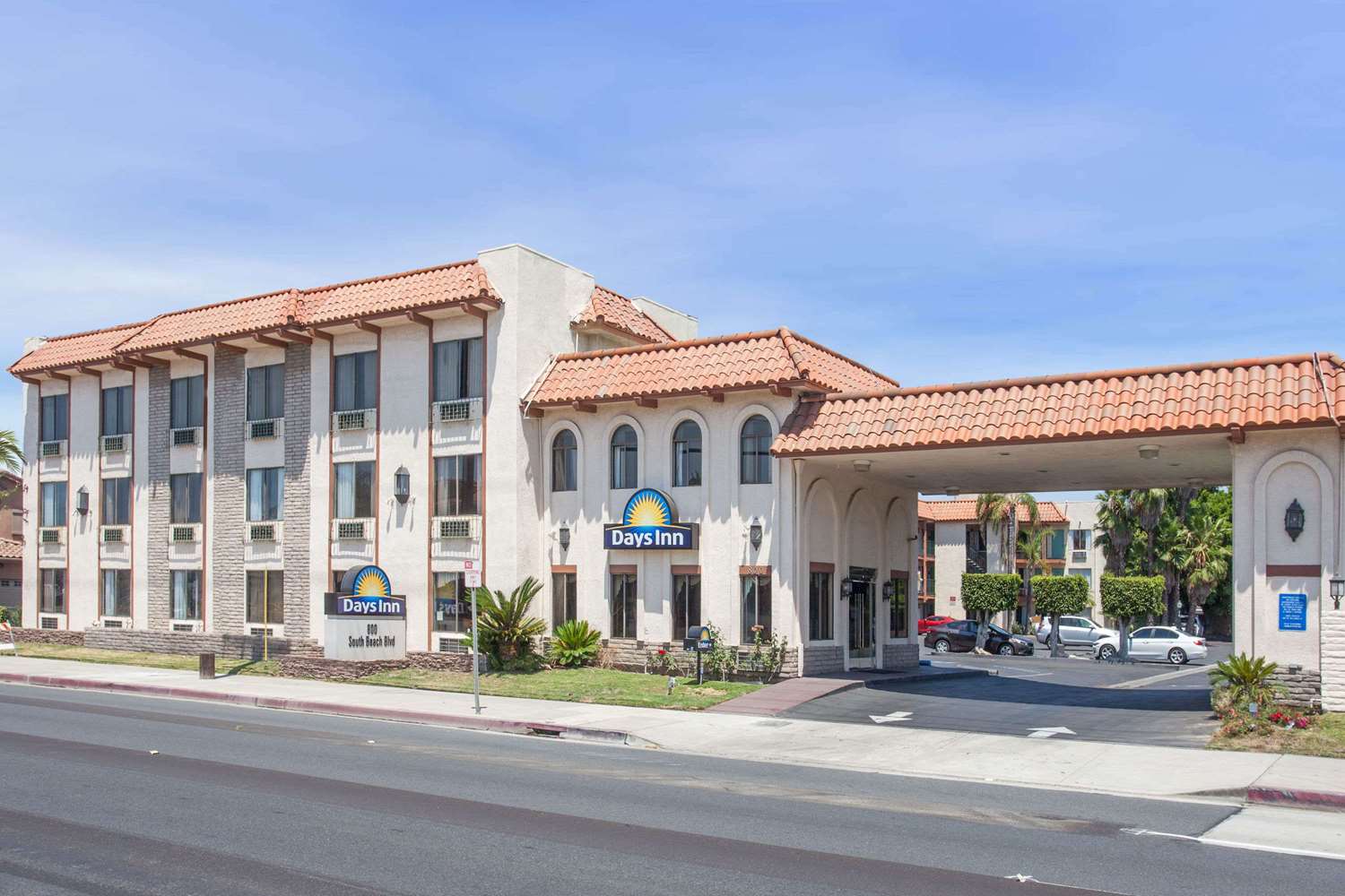 Days Inn by Wyndham Anaheim Near The Park 41/45