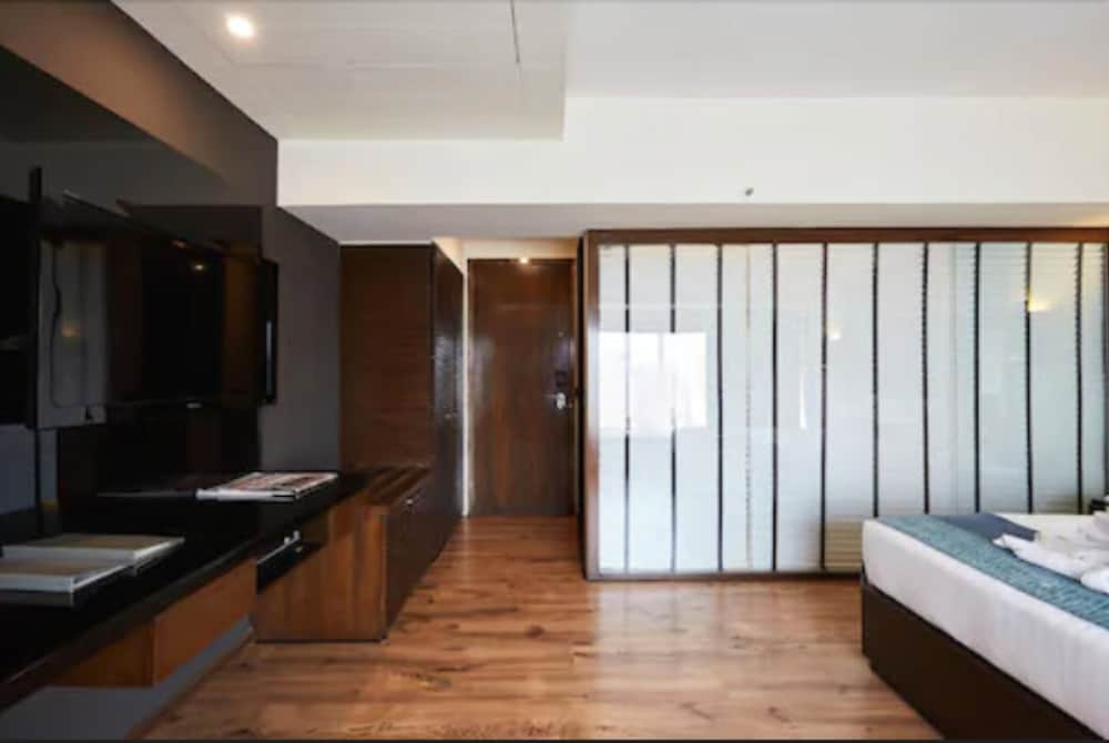 Svenska Design Hotel Mumbai 24/37
