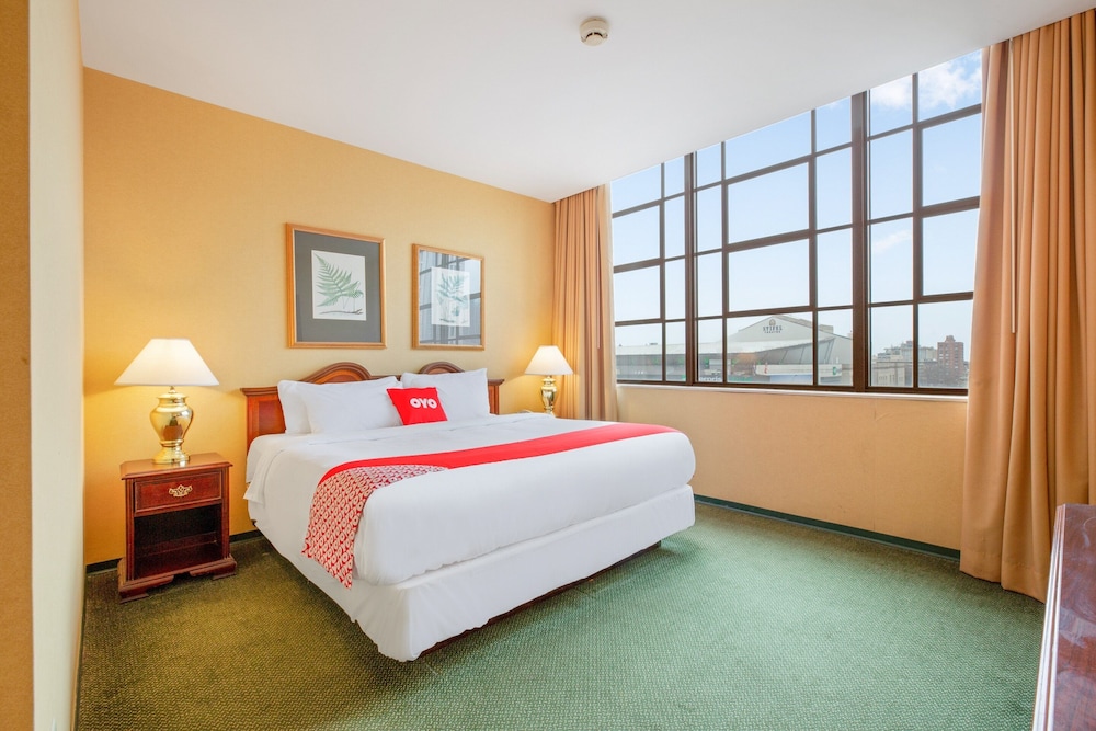 OYO Hotel St Louis Downtown City Center MO 8/22