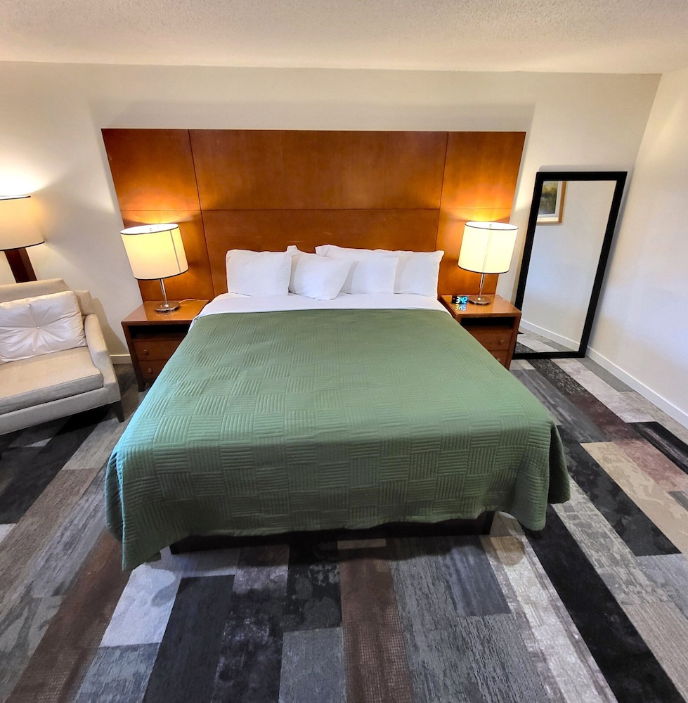 Shelton Inn 25/51