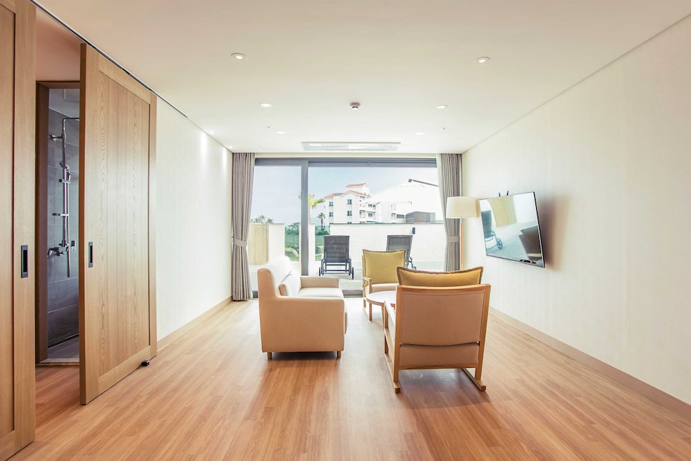 Hotel & Pool Villa Attirance 34/50