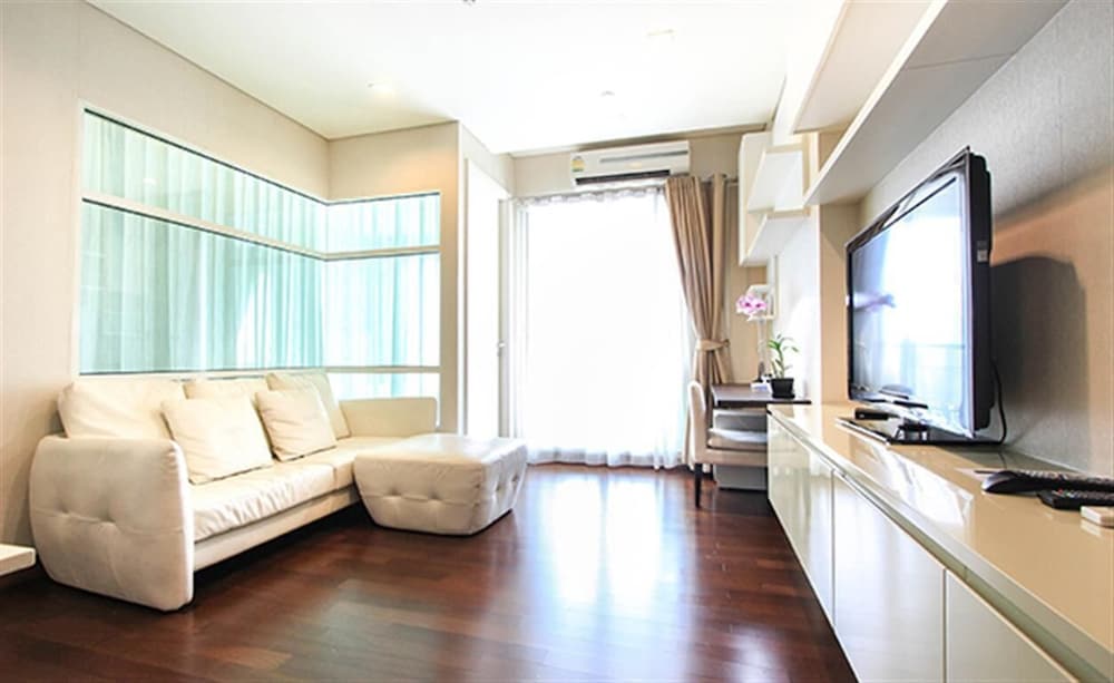 Ivy Thonglor 55 19/37