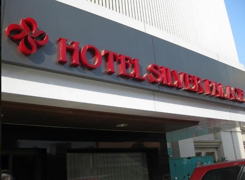 Silver Palace Hotel 1/24