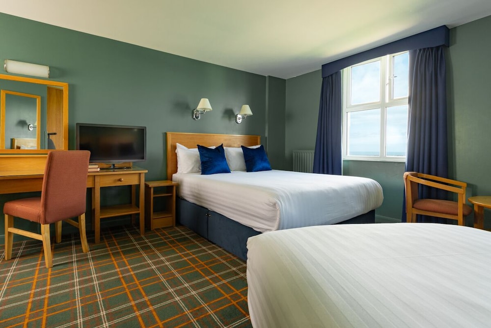 Atlantic, 1 King and 1 Single Beds, Sea View 2/5