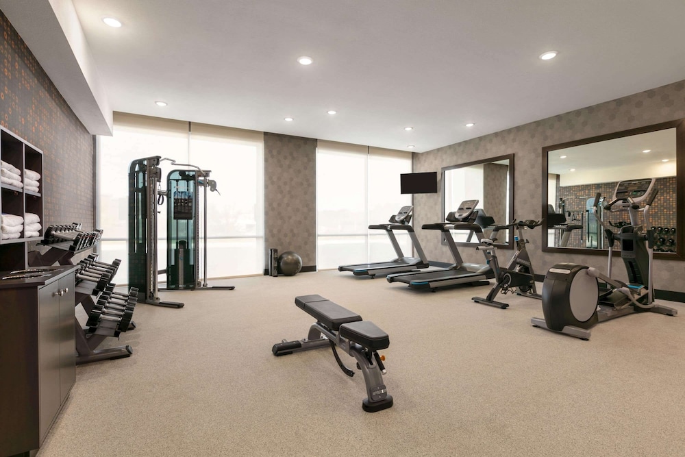 La Quinta Inn and Suites by Wyndham College Station North 23/32