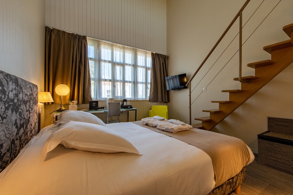 SAINT NICOLAS HOTEL 15/80