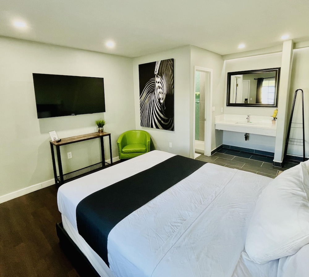 Villa Serena Motel El Cajon 12/50