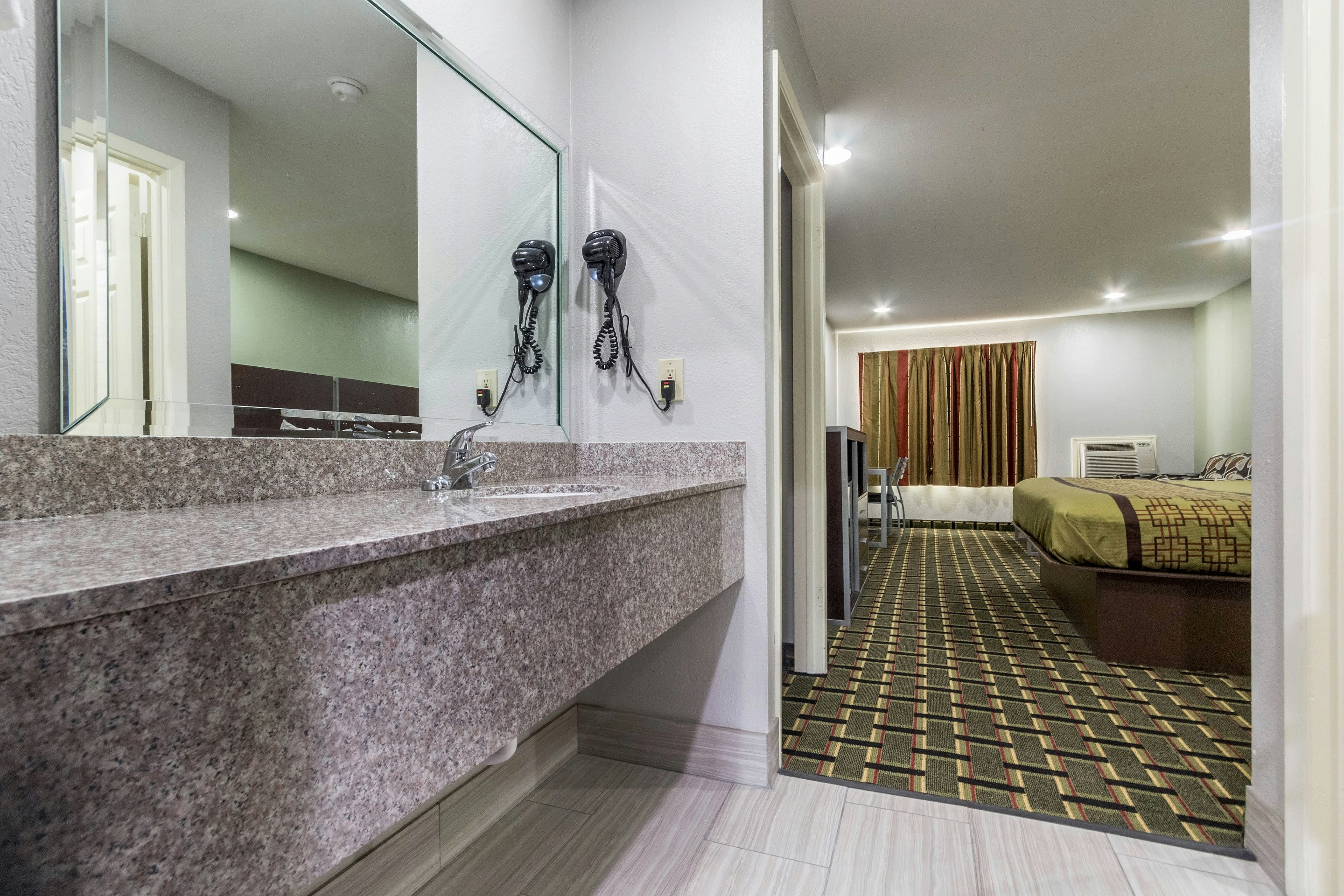 Scottish Inn and Suites Tomball TX 3/24