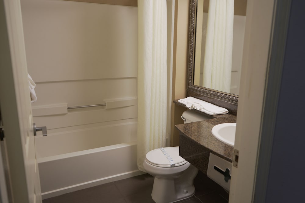 Coratel Inn and Suites By Jasper Ocean Shores 49/50