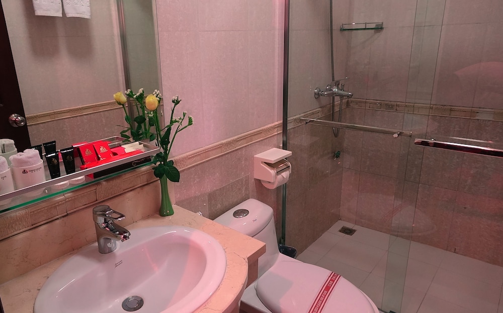 Golden Halong Hotel 33/34