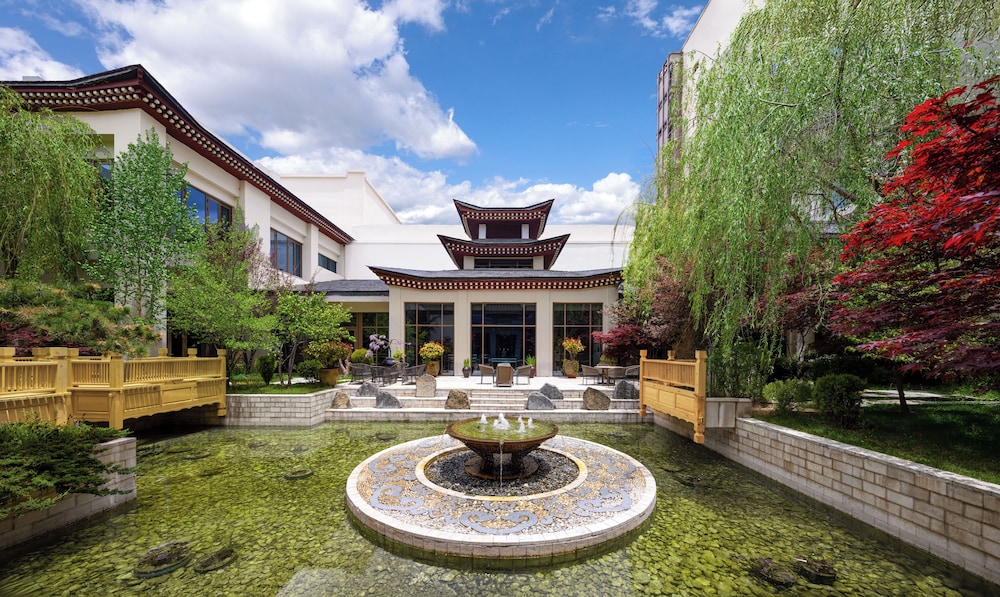 Shangri-La Resort Shangri-La 46/50