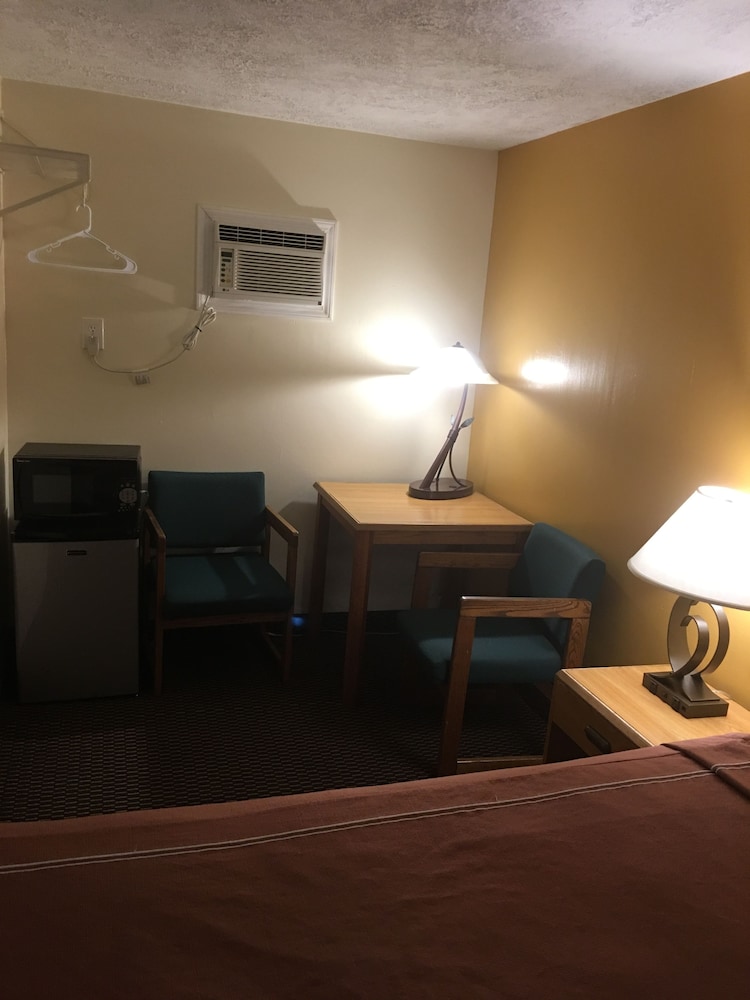 Caravan Motel 31/38