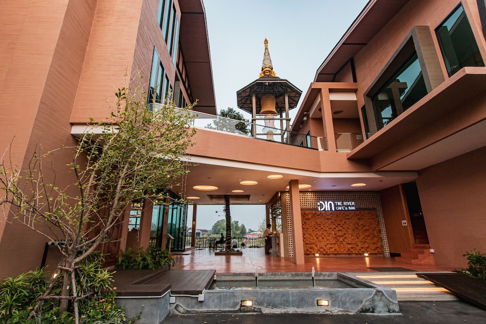 Rachabhura Hotel 3/50