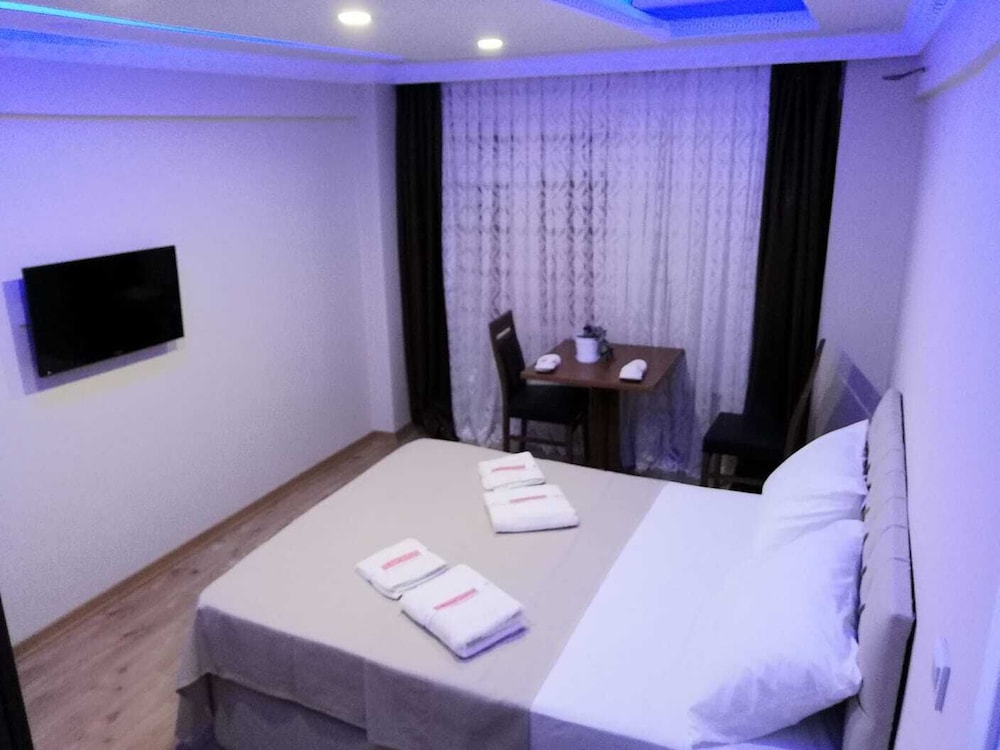 غرفة قياسية بسرير مزدوج بإطلالة على الحديقة، Airport Kumsal Otel 4/6