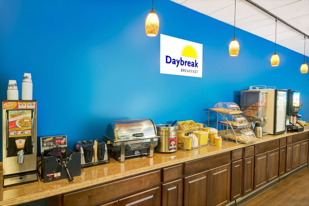Days Inn by Wyndham Southington 18/25