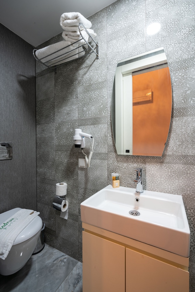 Cedrus Hotel 47/50