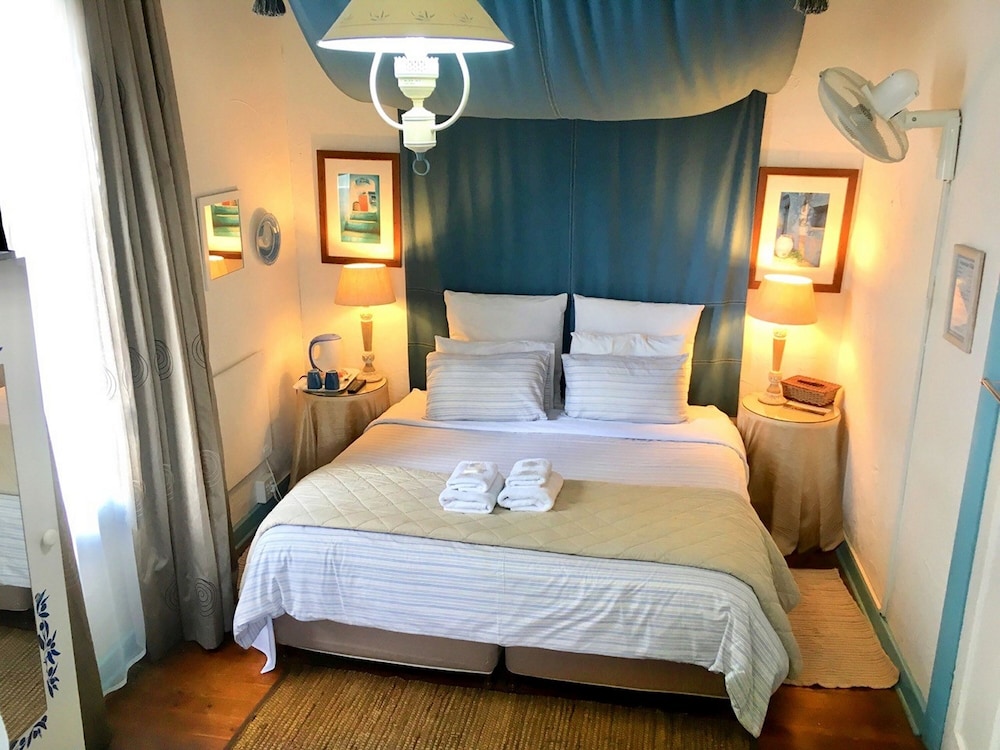 Athenian Villa 6/50