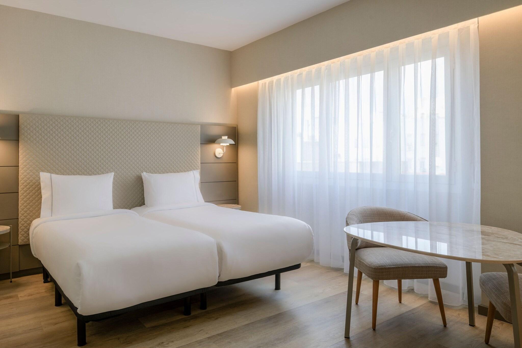 Room, Twin Beds