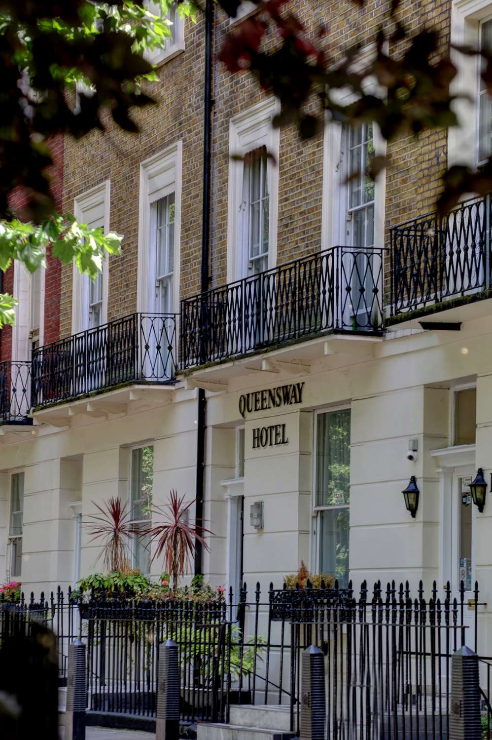 Queensway Hotel, Sure Hotel Collection by Best Western 7/38